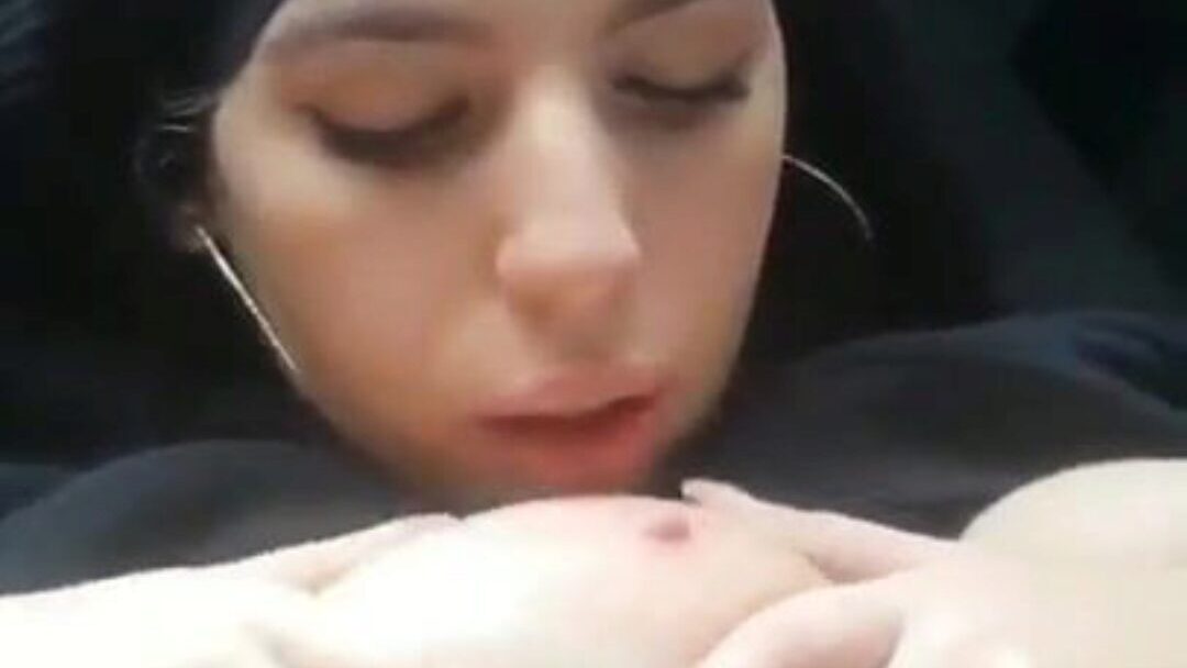 Hijab arab gargles in the back of the truck