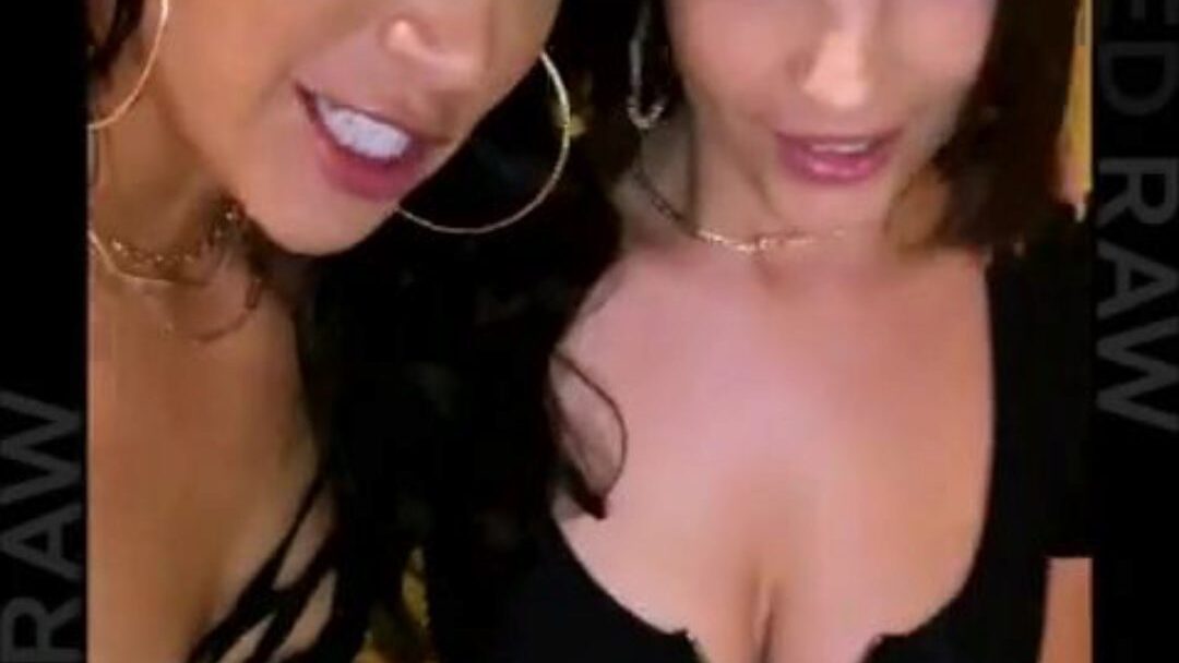 BLACKEDRAW Gorgeous BFFs love sharing a chunky BBC